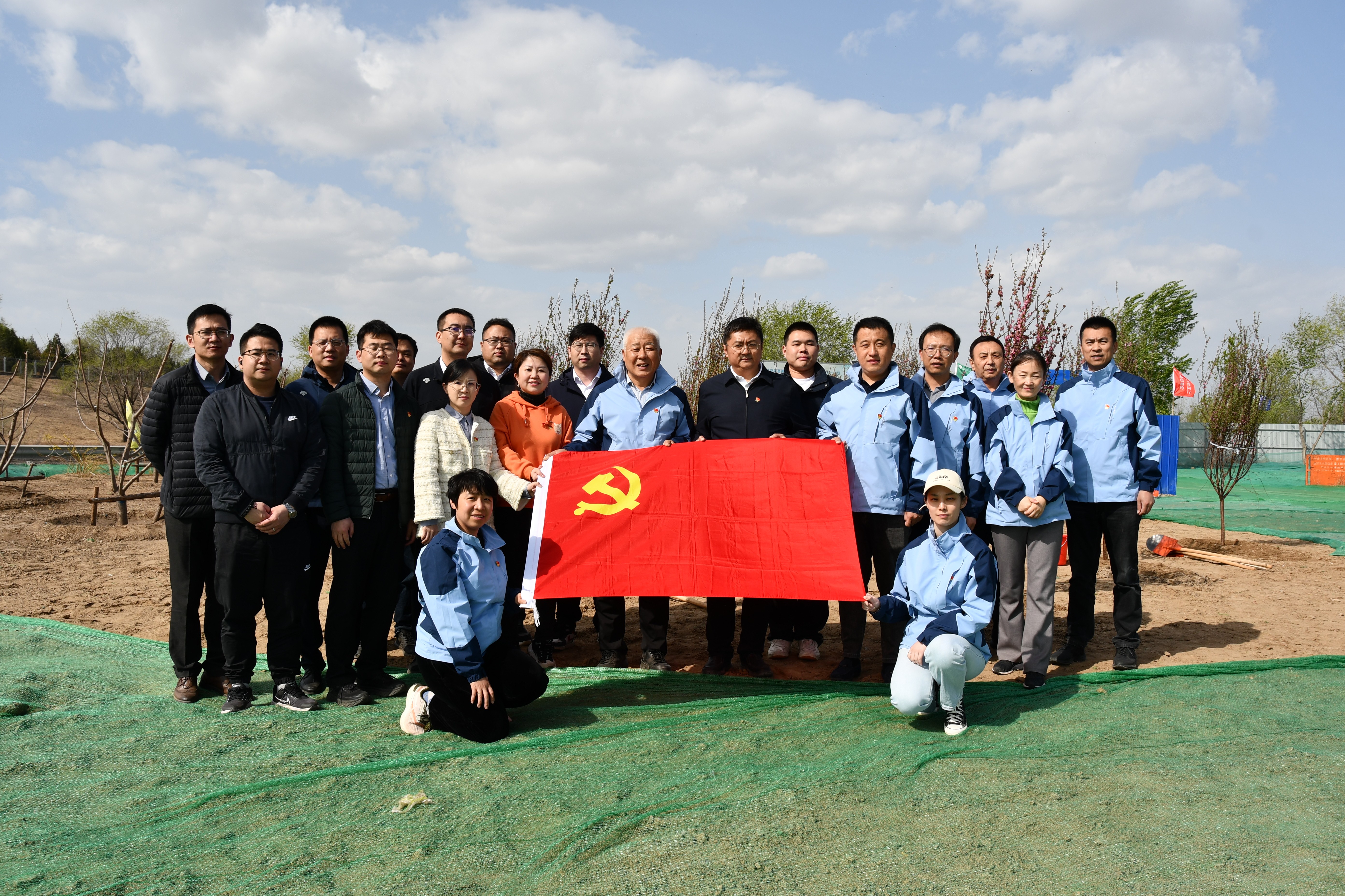 北京分公司党支部与中交疏浚总部第三党支部结合发展“凝聚红色力量发展绿色行动”主题党日活动