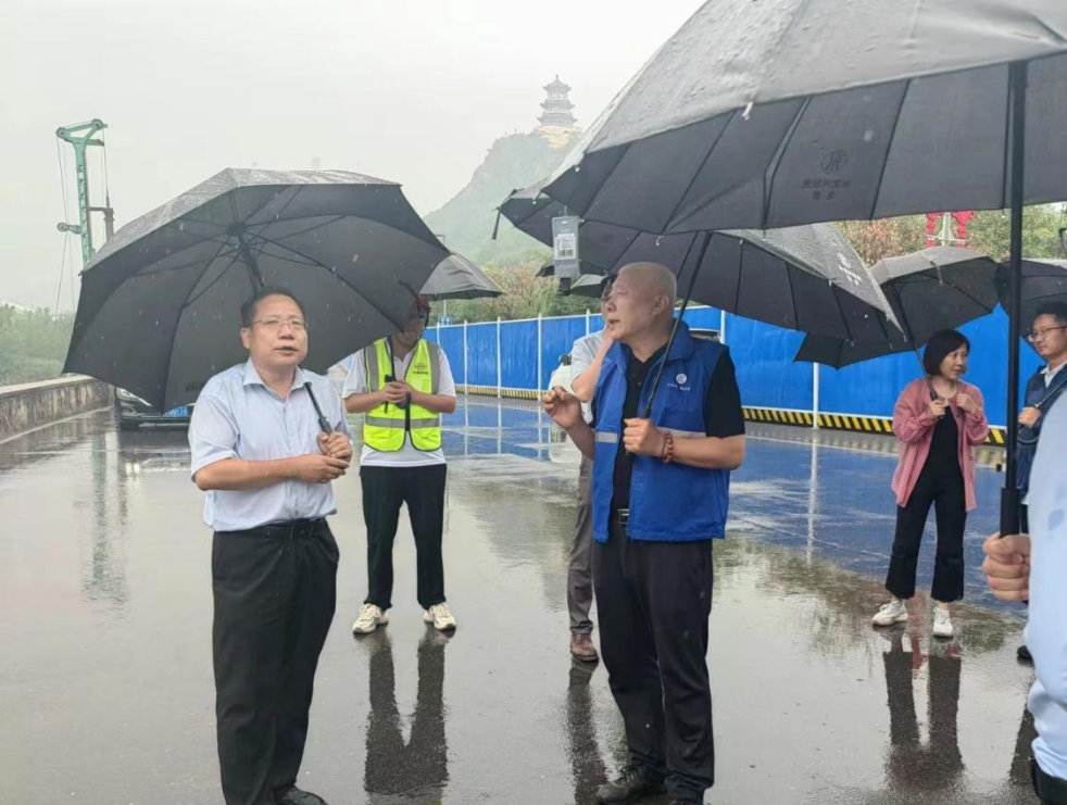 北京市水资源调度治理事务中心到公司北京灾后沉建项目办调研座谈