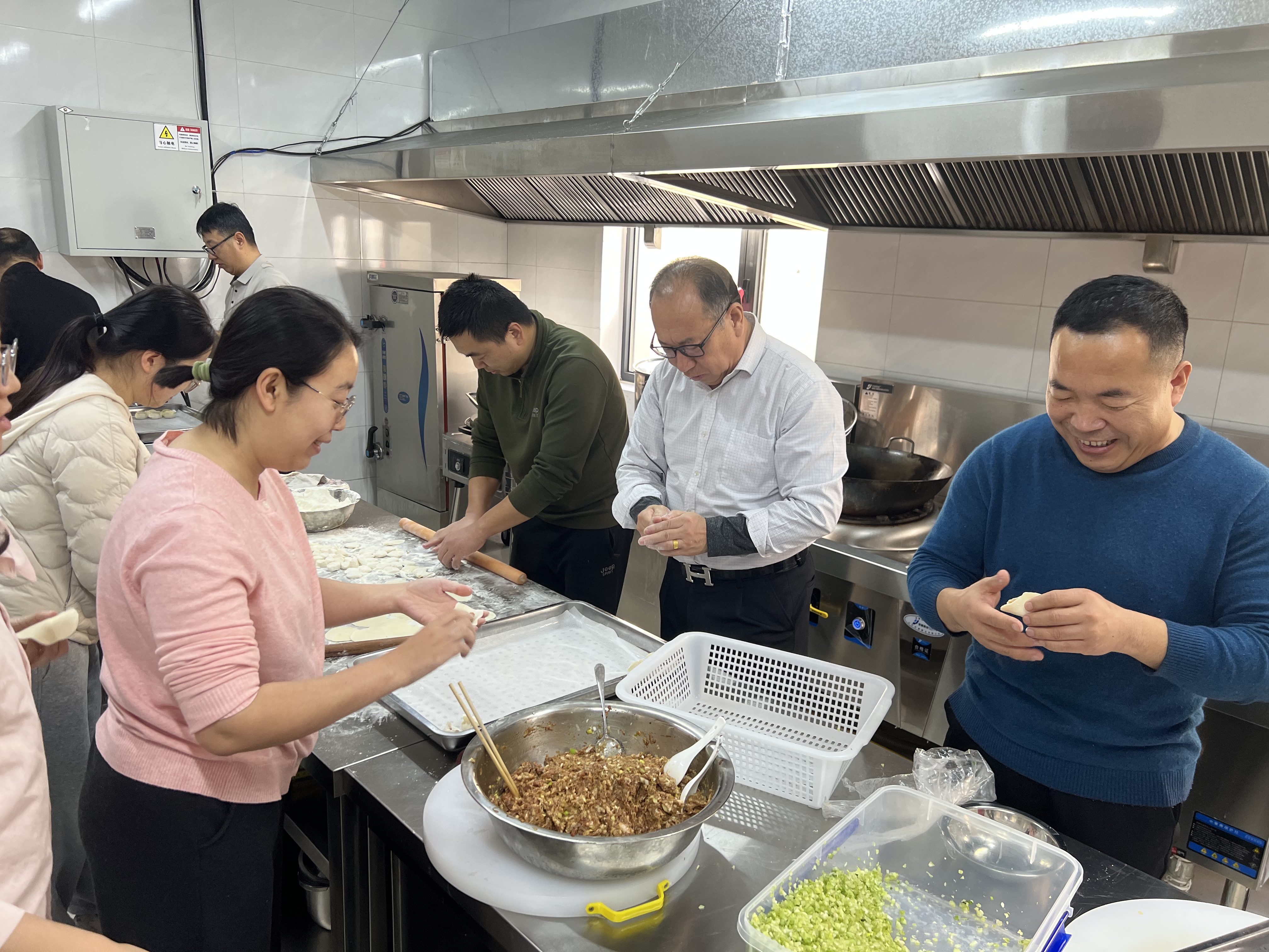 临汾分公司工会发展多种活动喜迎新春佳节
