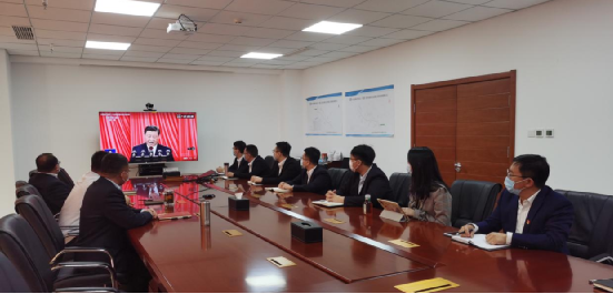 临汾地域结合党支部组织党员干部职工集中旁观党的二十大盛况