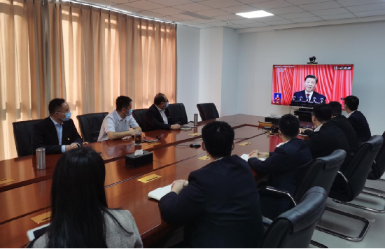临汾地域结合党支部组织党员干部职工集中旁观党的二十大盛况